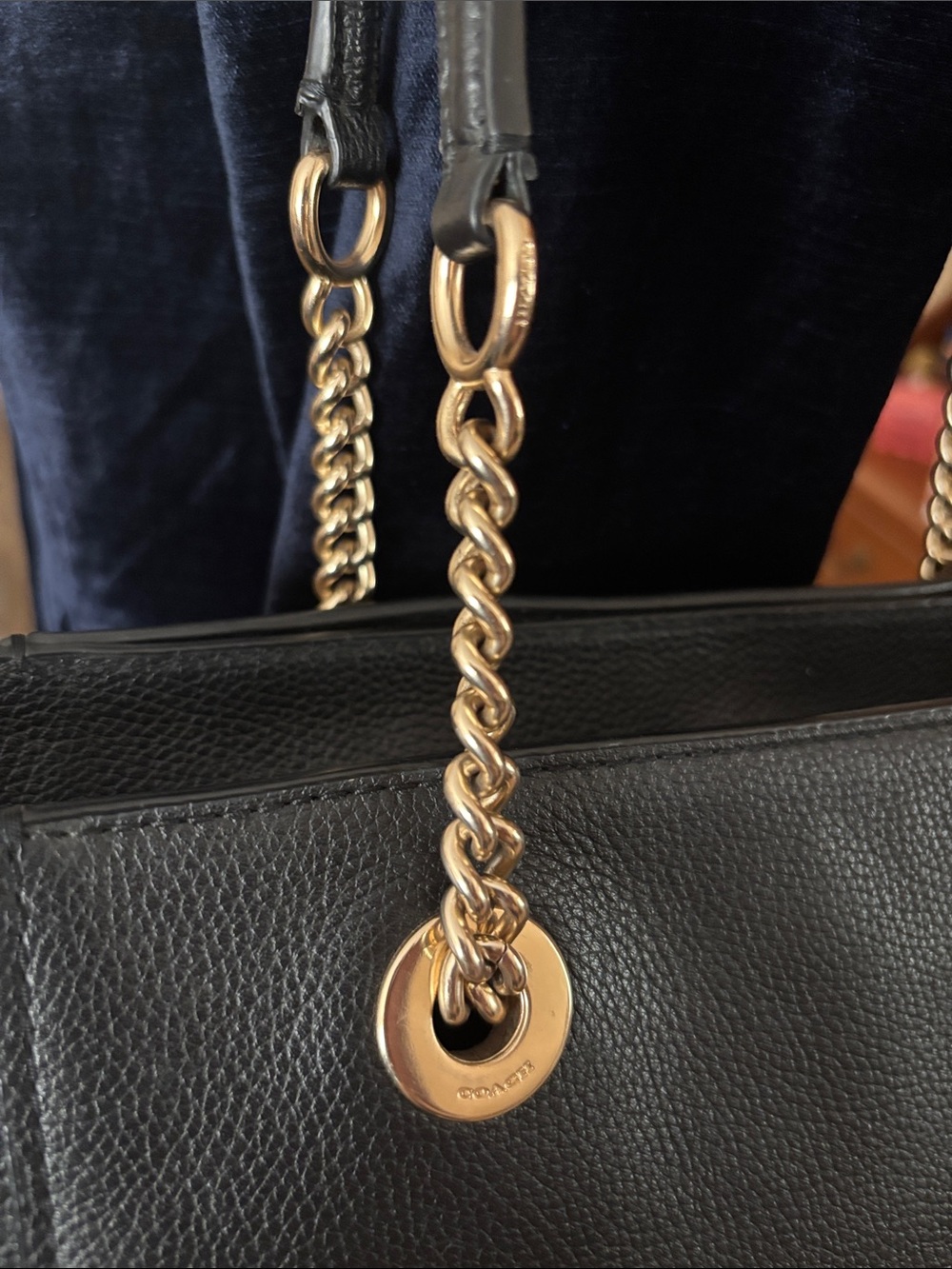 Coach Turnlock Chain Tote 27 Black Pebbled Leather Gold Chain Style 57107 - Picture 11 of 16